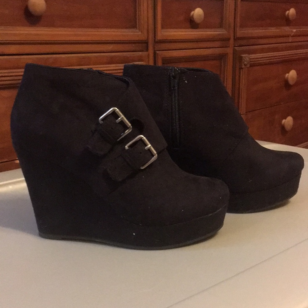 Black suede wedges